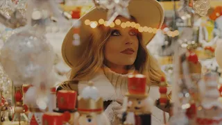 Clödie - Christmas Time In The City ( Official Music Video)