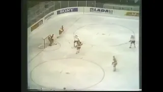 1977 - WC - Canada's Phil Esposito & Ralph Klassen on the Penalty Kill