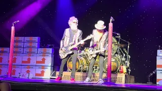 THAT LITTLE OL’ BAND FROM TEXAS, Z Z TOP AT THE MAJESTIC THEATER IN SAN ANTONIO, TEXAS ON 10/ 31/23.