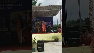 fashion show baju daerah Batak dari ulos