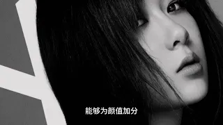 Yang Zi cuts her hair short and shoots a blockbuster. Her short hair and bangs are modern, age-reduc