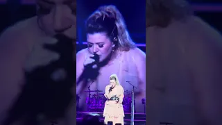 Kelly Clarkson “Piece By Piece” live in Vegas Chemistry show 8/5/23 - Kelly gets emotional