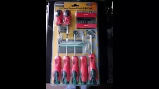 Rolson 30 Piece Screw Driver & Bit Set.