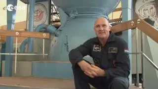 Andre Kuipers trains at Star City