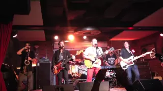 MEN AT WORK (COLIN HEY)-WHO CAN I BE NOW -TOSHI YANAGI ON GUITAR@LUCKY STRIKE 9.9.2015