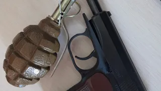 как убрать люфт магазина пистолета мр-654к-20 #пистолет #макаров
