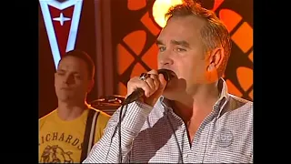 TV Live: Morrissey - "Something is Squeezing My Soul" (Kimmel 2009)