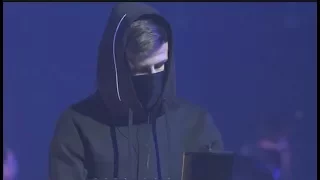 Alan Walker Trình Diễn Tại Chung Kết Thế Giới 2017 Xem Nổi Da Gà Luôn Hay Qúa