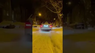 Mercedes-Benz W211 E500 AMG in snow exhaust brutal sound