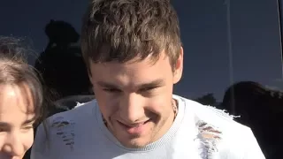 Liam Payne so sweet to his fans in Paris