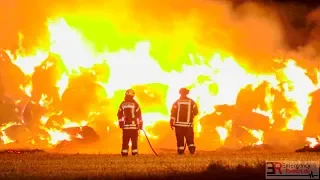 [STROHMIETE IM VOLLBRAND] - Flammen & Rauchentwicklung ~ Feuerwehr Korschenbroich -