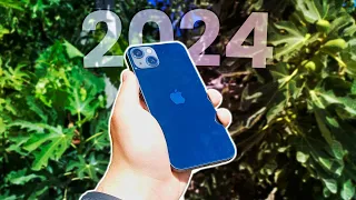 iPhone 13 en 2024... Uno de los MEJORES teléfonos para comprar este año?