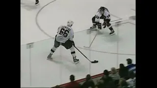 Konstantin Koltsov assists on Mario Lemieux's goal vs Flyers, his first NHL point (11 oct 2003)