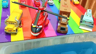 Disney Pixar Cars : Lightning Mcqueen, Cruz, Mater, Hudson, Axlerod, Finn, Frank, Guido, Mack, Blade