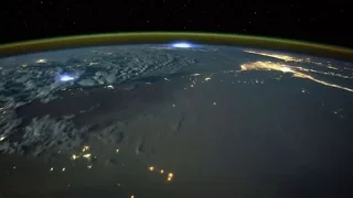 Increíble vista de tormentas desde el espacio