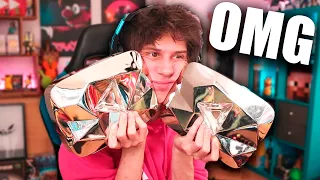 TENGO 2 BOTONES DE DIAMANTE DE YOUTUBE!