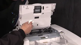 Xerox® Color 550 560 570® Cleaning the DADH Feed Components