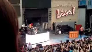 Twenty One Pilots- Guns for Hands live at Buzz Under the Stars