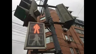 В центре Курска светофор «сошел с ума», из-за этого может случиться ДТП