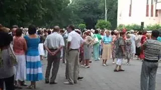 Гомель. "Произвольные" танцы пожилых в парке.