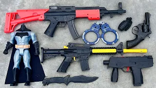 Surprising Action Series Guns & Equipment | M4A1 Assault rifle, Uzi Submachine Gun, Police Revolver