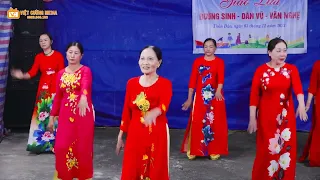 Câu lạc bộ dân vũ thôn Văn Lâm 2 - Trầu Cau Quan Họ tại nhà văn thôn Đào