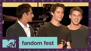 Teen Wolf Cast Accepts Fandom Icon | Fandom Fest 2017 | MTV