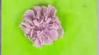 طريقة عمل زهور بعجينة السكر