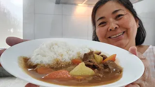 PREPAREI KARE RICE APIMENTADO QUE EU COMIA LÁ NO JAPÂO(curry japonês) DIA CHUVOSO E FRIO