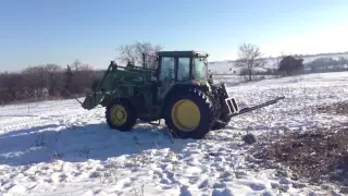 How to feed a round bale