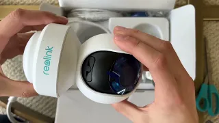 Unboxing the Reolink E1 outdoor￼.