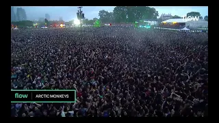 "Take it easy": Alex Turner addresses the crowd in Buenos Aires