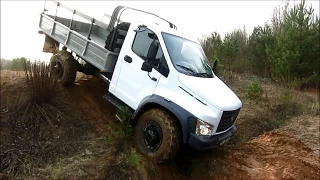 Полноприводный грузовик «Садко NEXT» на тест-драйве в песчаном карьере