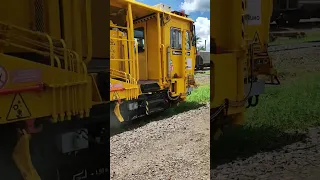 Máquina socadora e Reguladora de lastro ferrovia da rumo