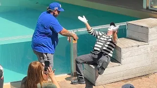 Laugh with Tom the Mime at Seaworld Orlando