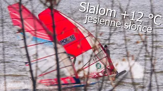 Zalew Slalom Słonce, +12°C, dużo windsurfingu