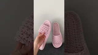 Тапочки з фактурним верхом 🌸 Зв’язані з трикотажної пряжі | Crochet T-shirt Yarn Slippers in Pink