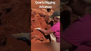 Digging Quartz Crystals with Avant Mining!