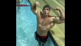 Bodybuilder vs Swimmer