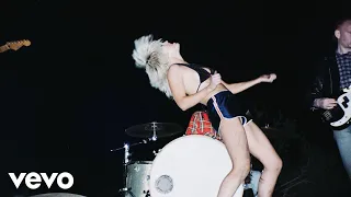 Amyl and the Sniffers - Some Mutts (Can't Be Muzzled)