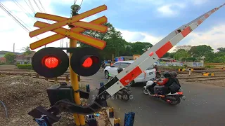 Railroad Crossing Indonesia | Perlintasan Kereta Api 2022
