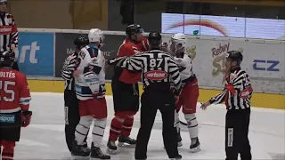 Garrett Mitchell vs. Ivan Ďatelinka (HKM Zvolen - HC 05 Banská Bystrica)