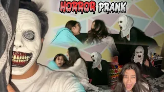 HORROR PRANK WITH SISTROLOGY FAMILY 🧟‍♀️ | Rabia & Zainab Ro Pari 😂