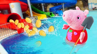 Peppa Pig busca un tesoro en el parque acuático. Juguetes de dibujos animados. Vídeo infantil