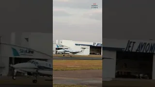 Avião Na Mão,Segurou o Nariz Em Cima Do King Air B350 Pouso-Aeroporto De Jundiaí-SP