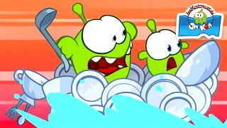 Historias de Om Nom | El Café Om Nom - Lavando Platos - Temporada 18, episodio 8 | Cut The Rope