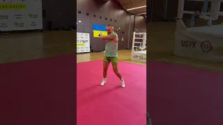 Usyk trains with an elastic band