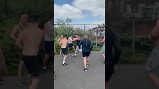 travellers fighting and tommy joyce jumps in attacks man