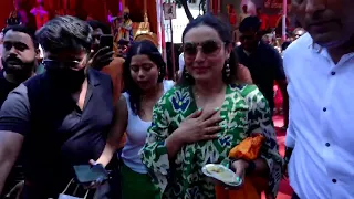 RANI MUKHERJEE  VISITIS TEMPLE  ON HANUMAN JAYANTI