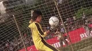 Шаолиньская команда играет против девушек. Отрывок из фильма Убойный футбол 2001